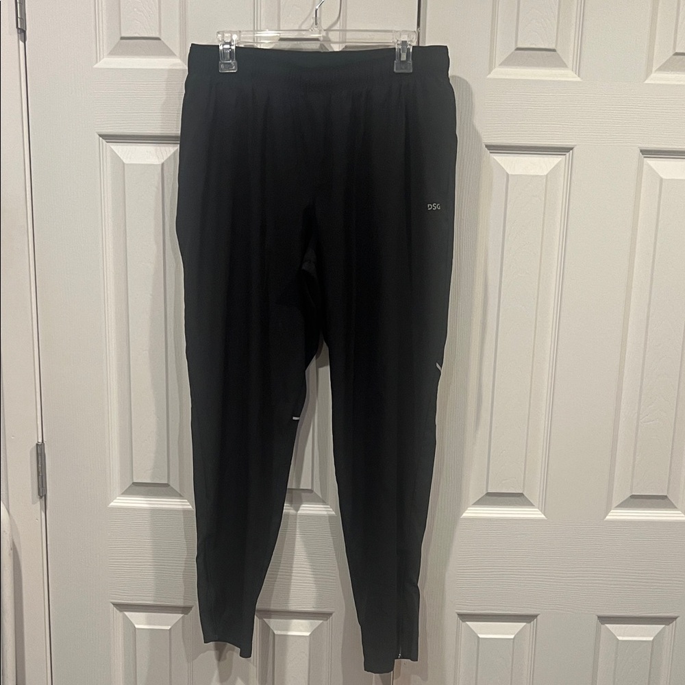 DSG Men's Classic Black Joggers